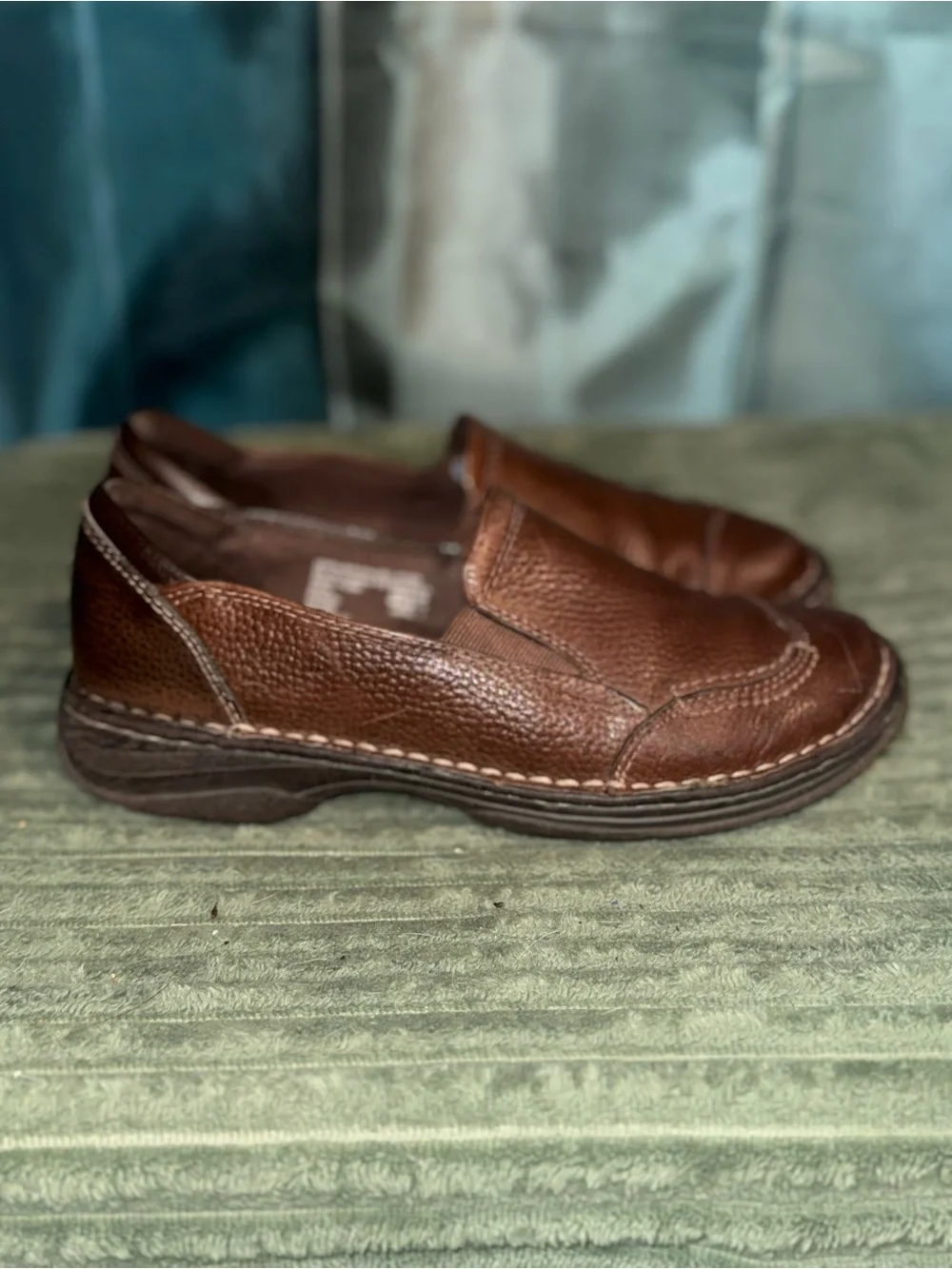 Thom McAn Women's Brown Pebbled Leather Slip-On Loafers - Picture 1 of 4